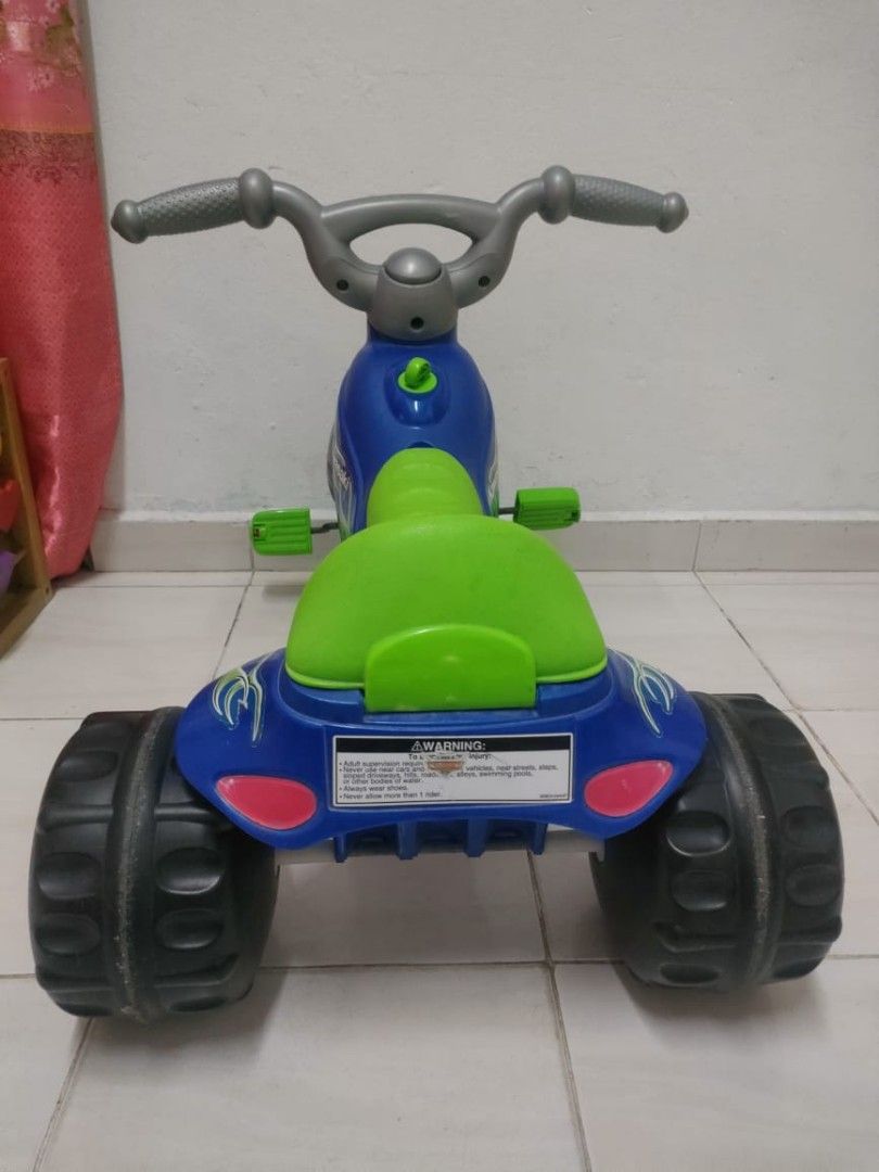 Triciclo fisher price online usado
