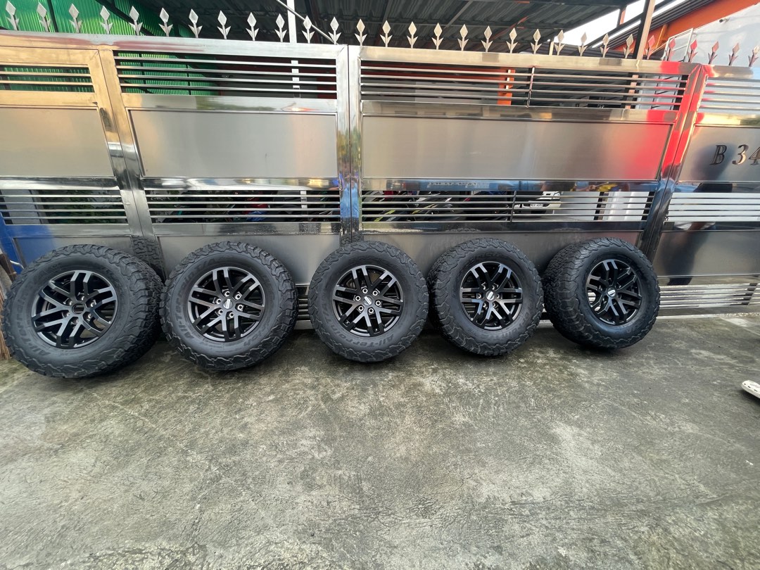 Ford Raptor Mags in Tire stock set 5 pcs size 17 BFG tire KO2 285/70R17