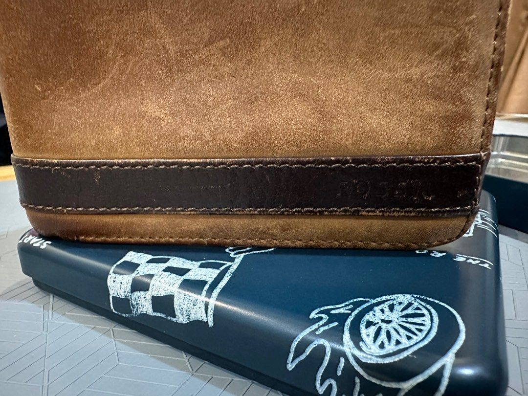 Fossil Quinn Wallet, Men's Fashion, Watches & Accessories, Wallets