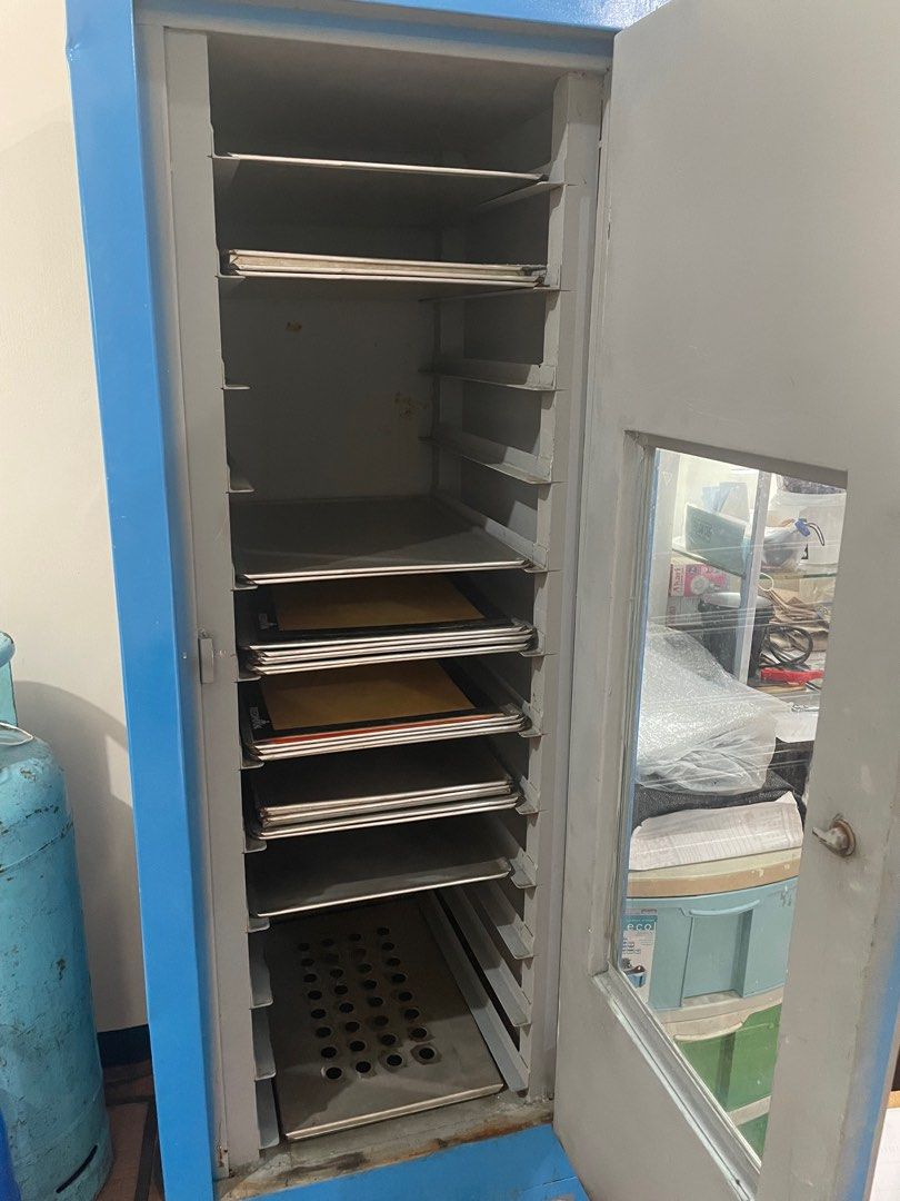 Gas Proofer (Category: Bakeware) located in Baguio. Submitted by oneil07 (Listing ID 1263737763, Image 3). Description: 12 Tray Gas Proofer from ML Cabs (Manila), flat sheets inside not included Orig Price: Php 30,000 RFS: Moving out of Baguio Shipping or Delivery care of Buyer .