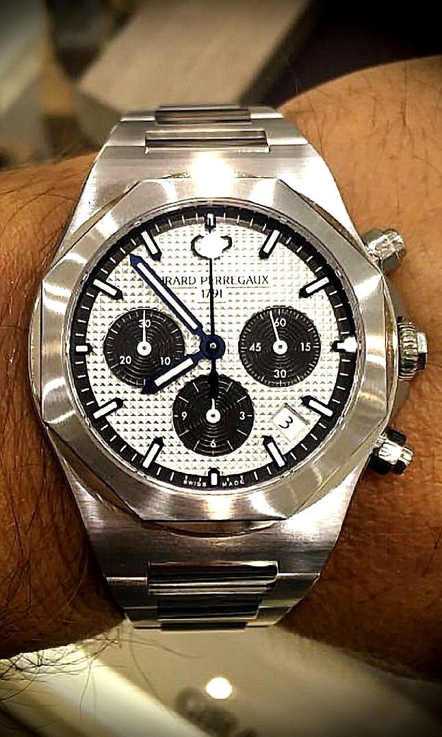 2021 Girard Perregaux 38mm Laureato Chronograph Panda