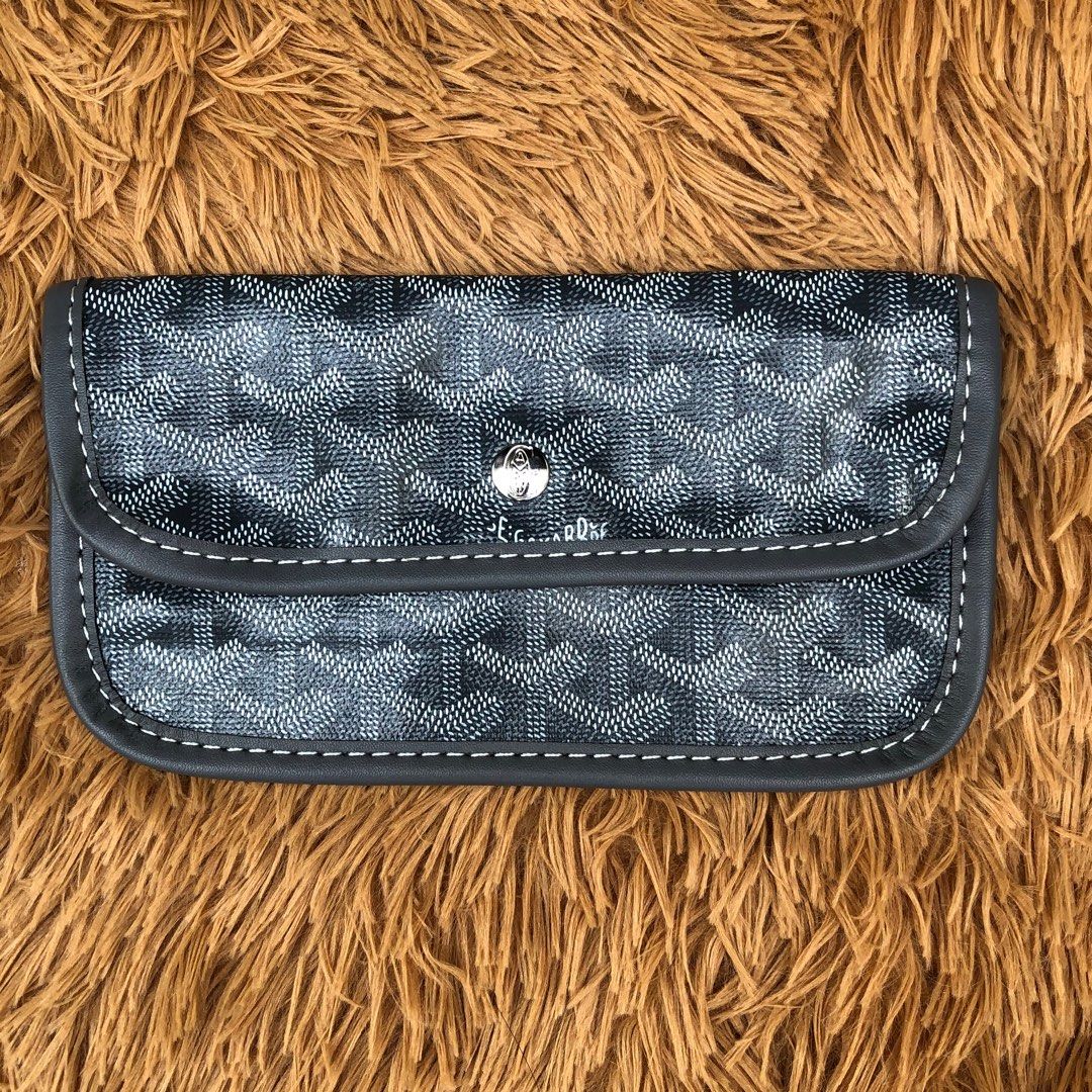 Goyard Long Zip Wallet Blue MINT Condition, Luxury, Bags & Wallets on  Carousell
