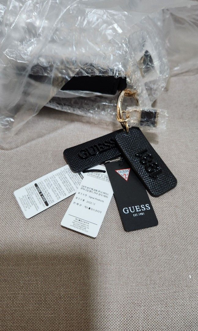 Fake guess bags vs authentic store