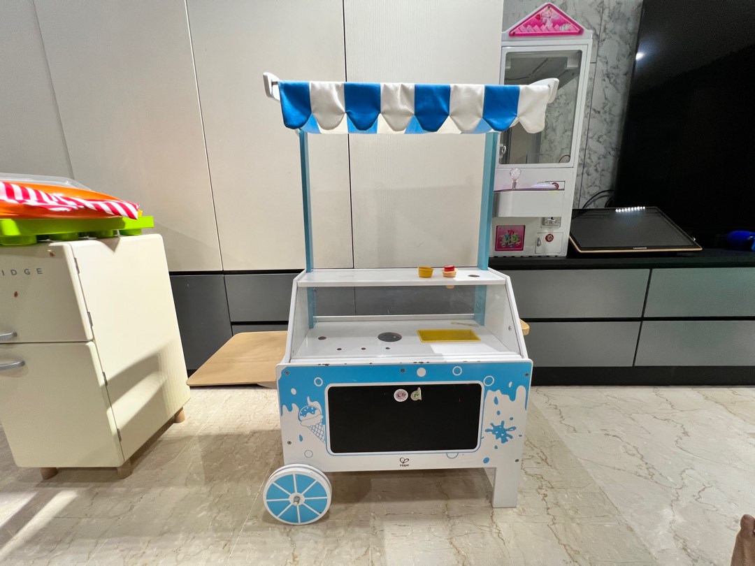 Hape ice cream emporium store