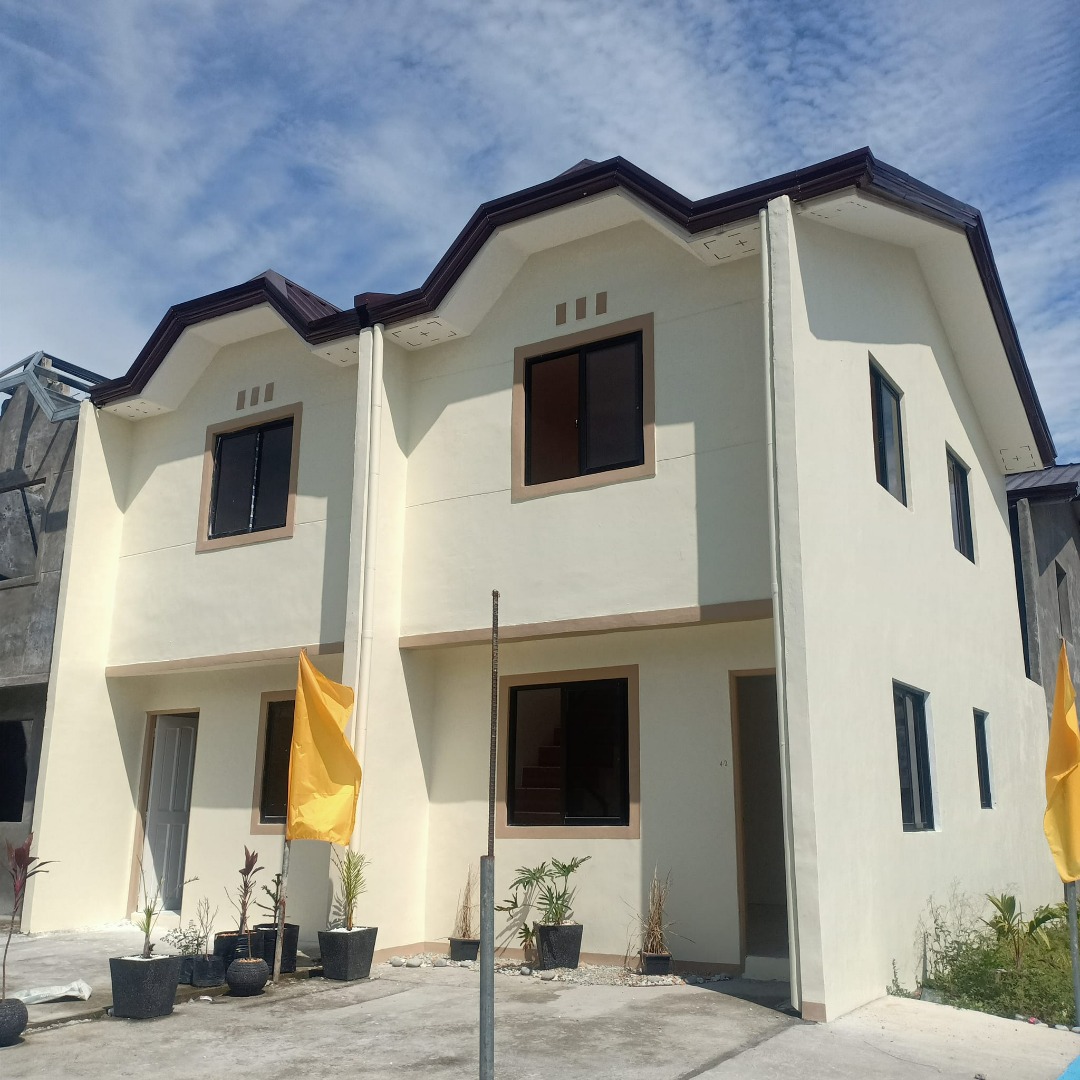 House and lot in Beverly Homes Loma De Gato Marilao near NLEX and