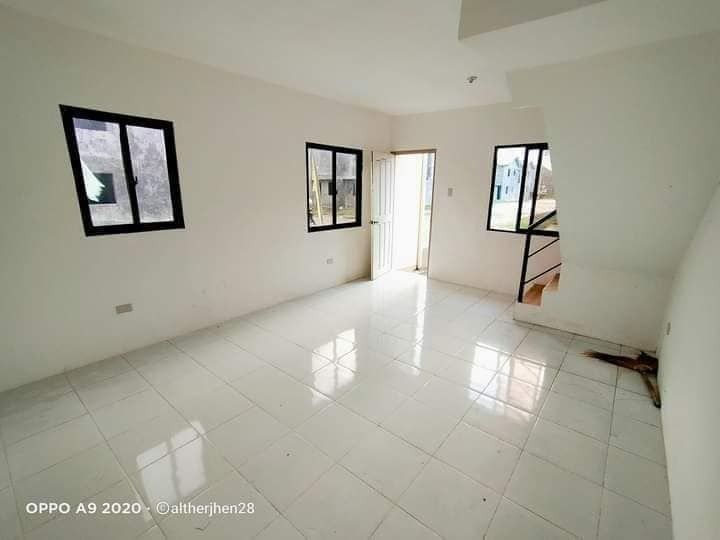 House and lot in Beverly Homes Loma De Gato Marilao near NLEX and