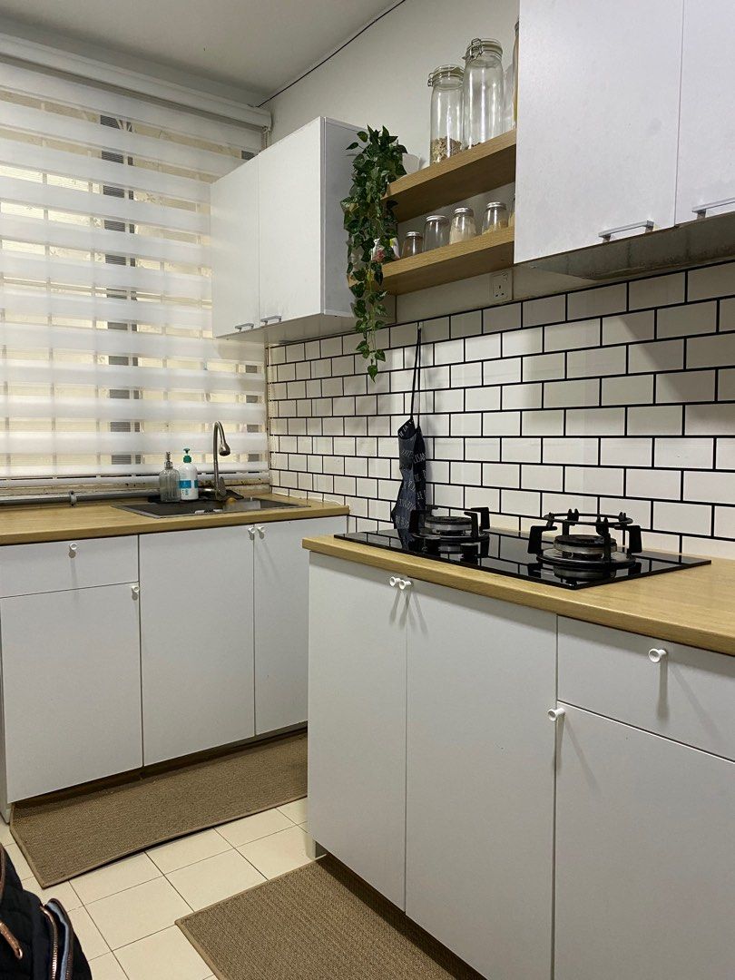 IKEA KNOXHULT Kitchen set installed with sink and gas cooker, Furniture