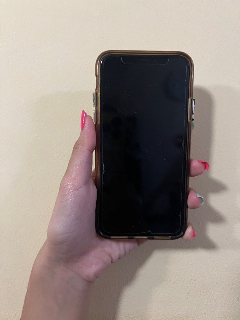 iPhone XS (Category: iPhone X Series) located in Manila. Submitted by mlnthe (Listing ID 1263797722, Image 2). Description: iPhone XS 256 gb 📌 Well used. 📌 256 GB. 📌 SF should be shouldered by the buyer via Grab/Lalamove/etc. .