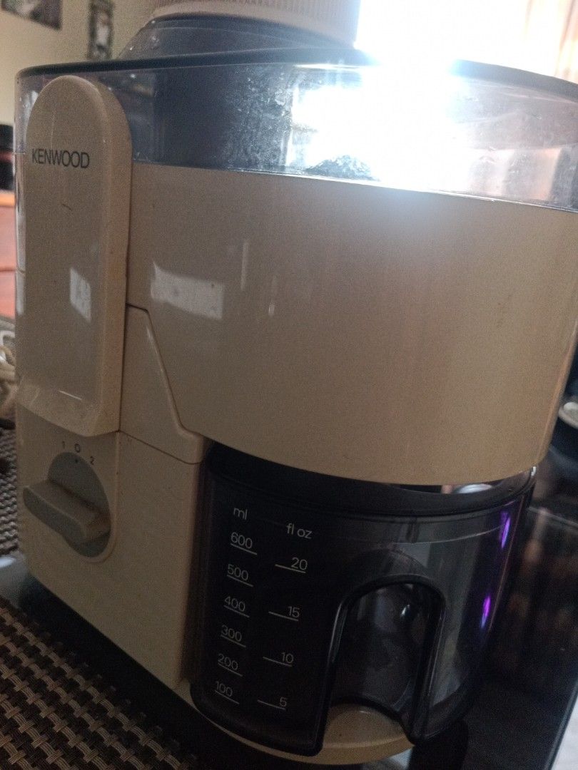 Juice maker (Category: Juicers, Blenders & Grinders) located in Singapore. Submitted by avtar283b (Listing ID 1263739799, Image 3). Description: Kenwood 2 speed fruit juice maker. Used very lightly..