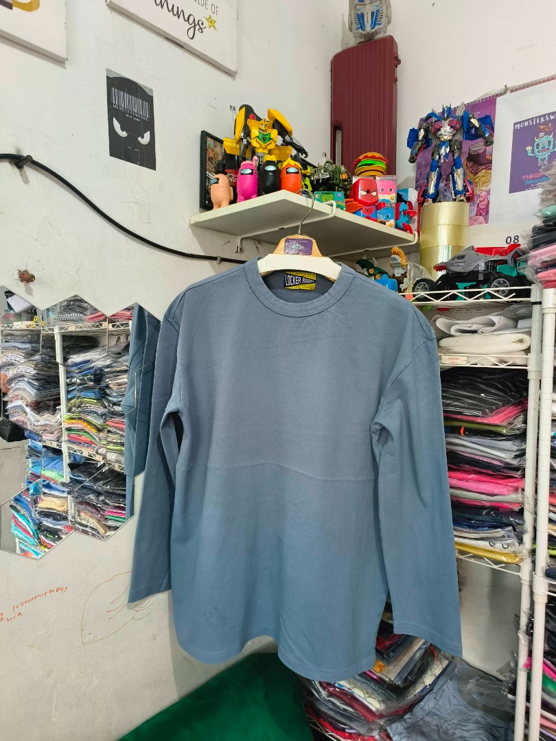 Kaos Lengan Panjang Locker Room Biru Muda Polos, Fesyen Pria, Pakaian ...