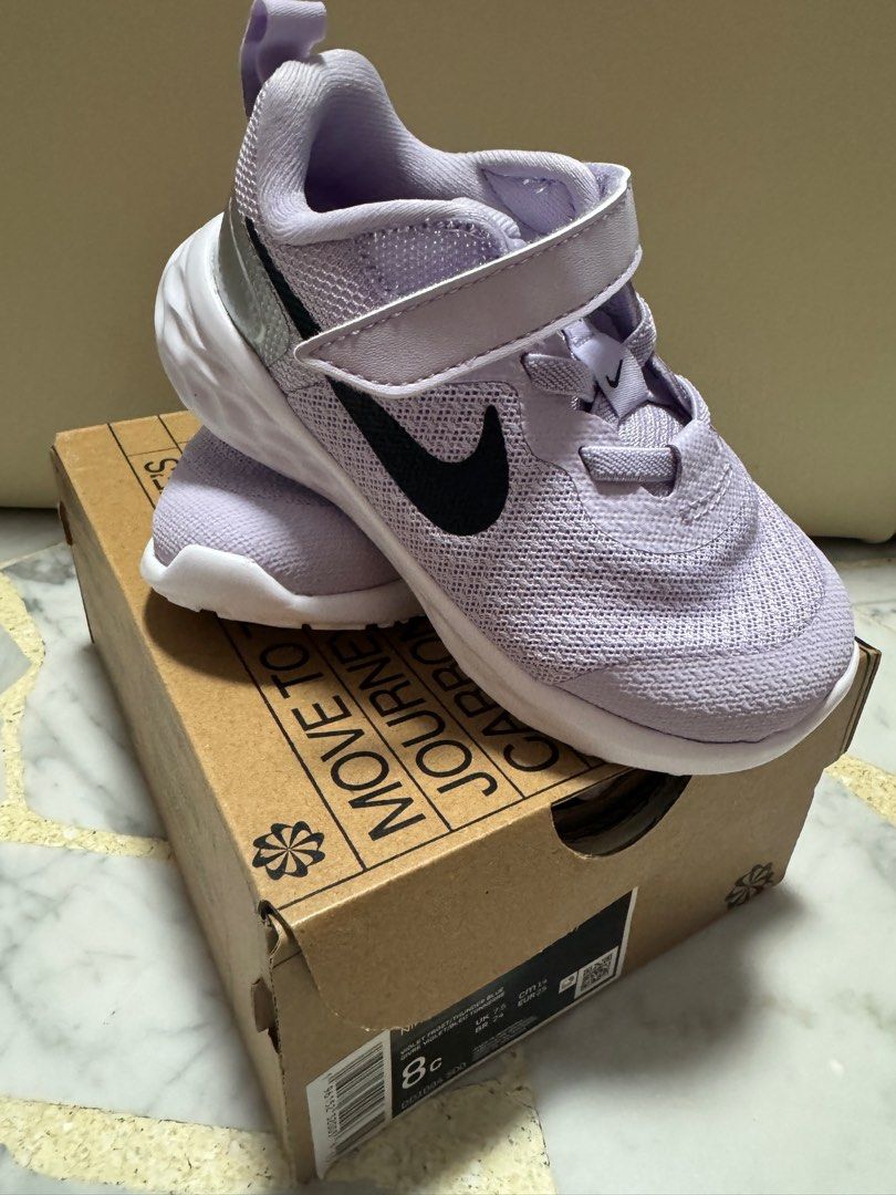 Girls grey nike shoes sales