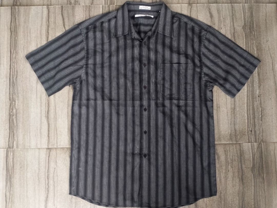 Linear dime polo (Category: Activewear) located in Davao. Submitted by plan-b (Listing ID 1260966708, Image 1). Description: Good condition size XL.
