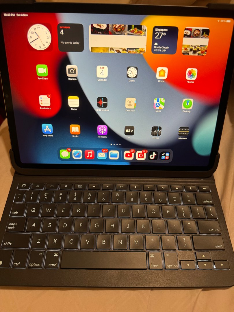 Logitech Slim folio keyboard, Mobile Phones & Gadgets, Tablets, iPad on