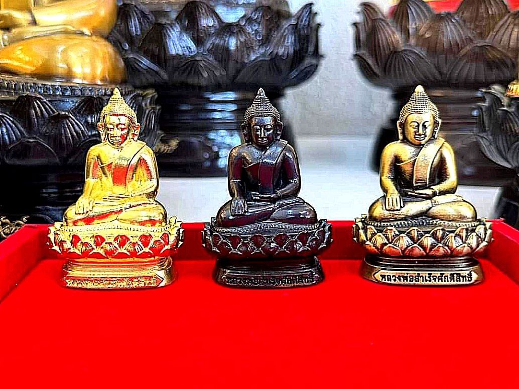 LP Samrit Saksit (3 inch), BE2566, Hobbies & Toys, Memorabilia ...