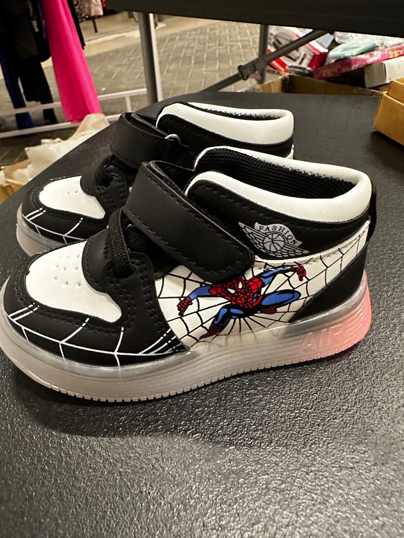 sneakers spiderman