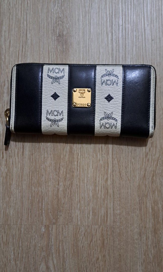 Authentic 💯👍🏽 MCM bag, Luxury, Bags & Wallets on Carousell