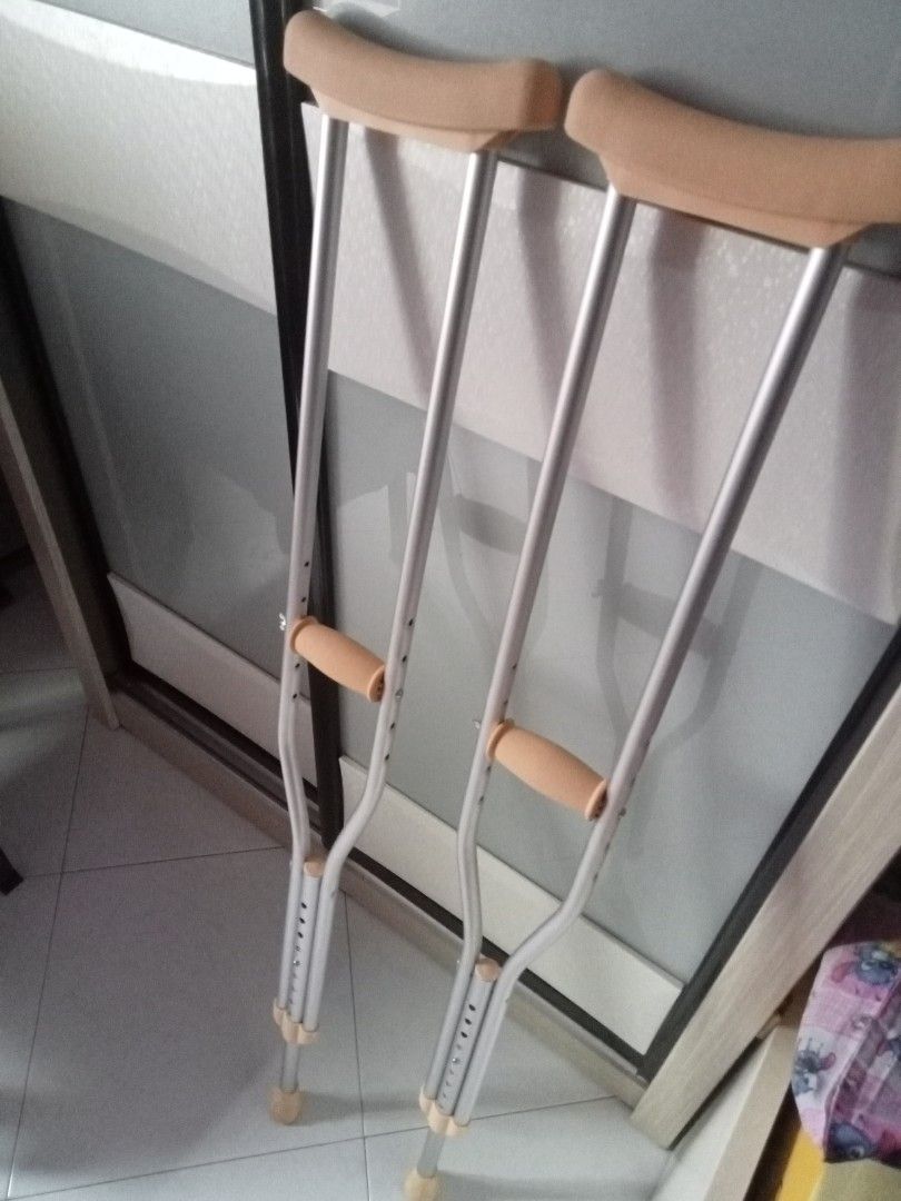 Medpro Axillary Crutches 50 off, Health & Nutrition, Assistive