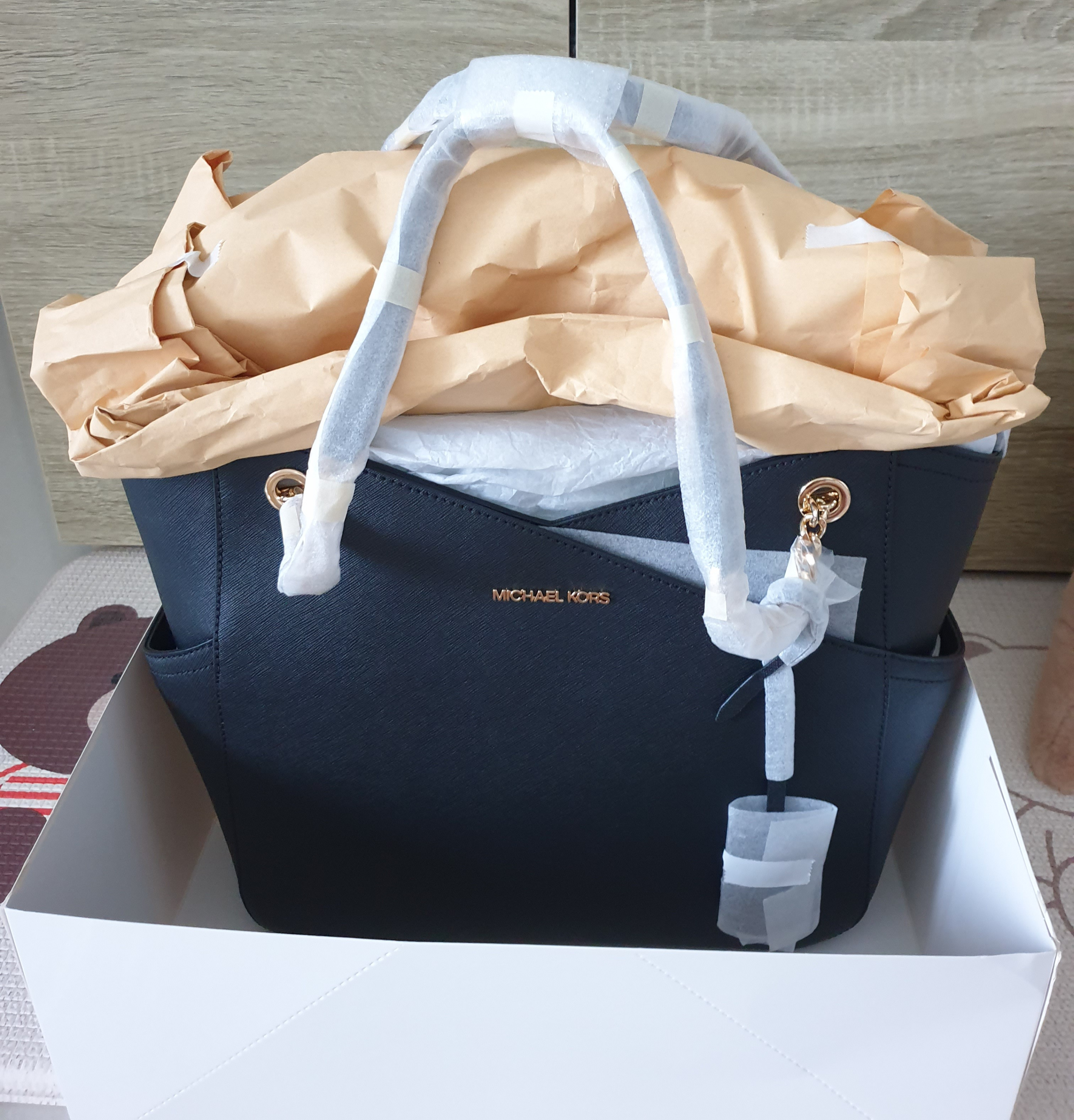 Michael michael kors jet set large logo online tote bag