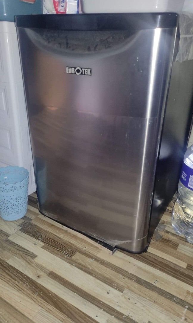 Mini Ref (Category: Refrigerators and Freezers) located in Binangonan. Submitted by algenna1030 (Listing ID 1263859650, Image 1). Description: .