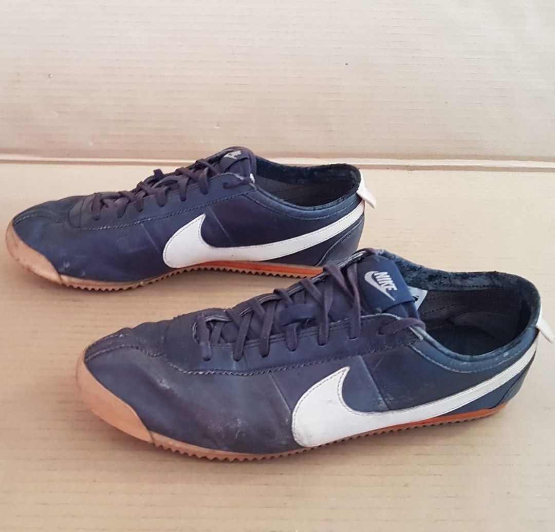 Old style nikes sales