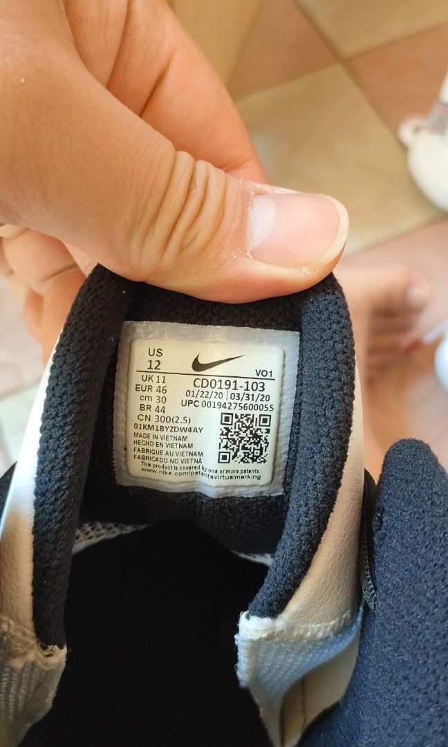 Nike flytrap (Category: Sneakers & Footwear) located in Singapore. Submitted by darren96 (Listing ID 1263729319, Image 2). Description: worn a few times but without box.