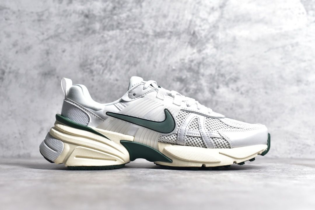White hotsell green nikes
