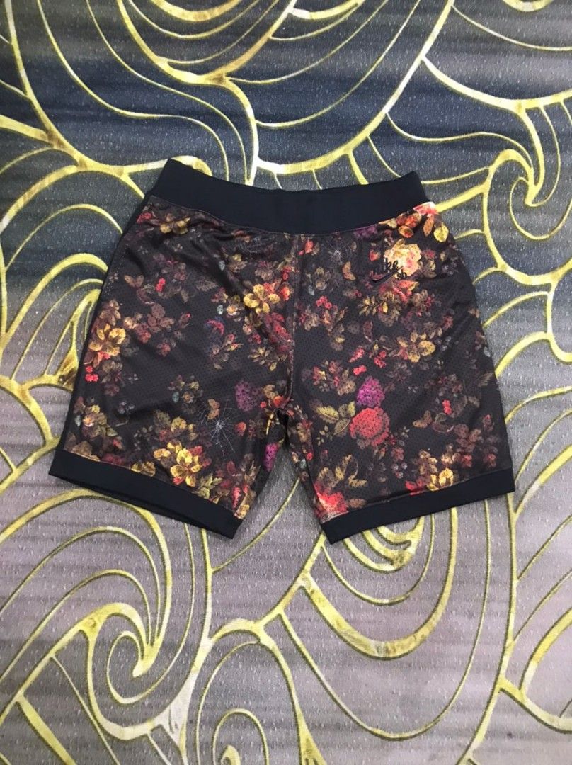 Nike sb floral hotsell shorts