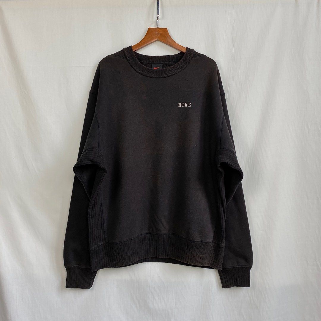 black nike spellout sweatshirt