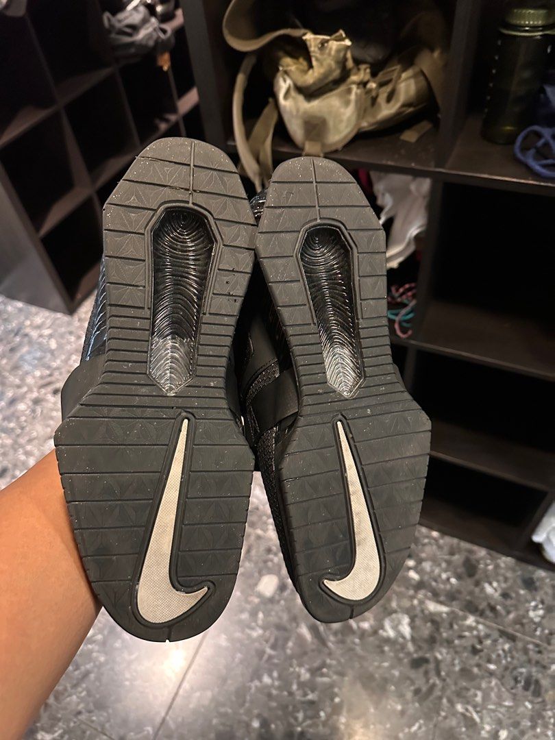 Nike squat store