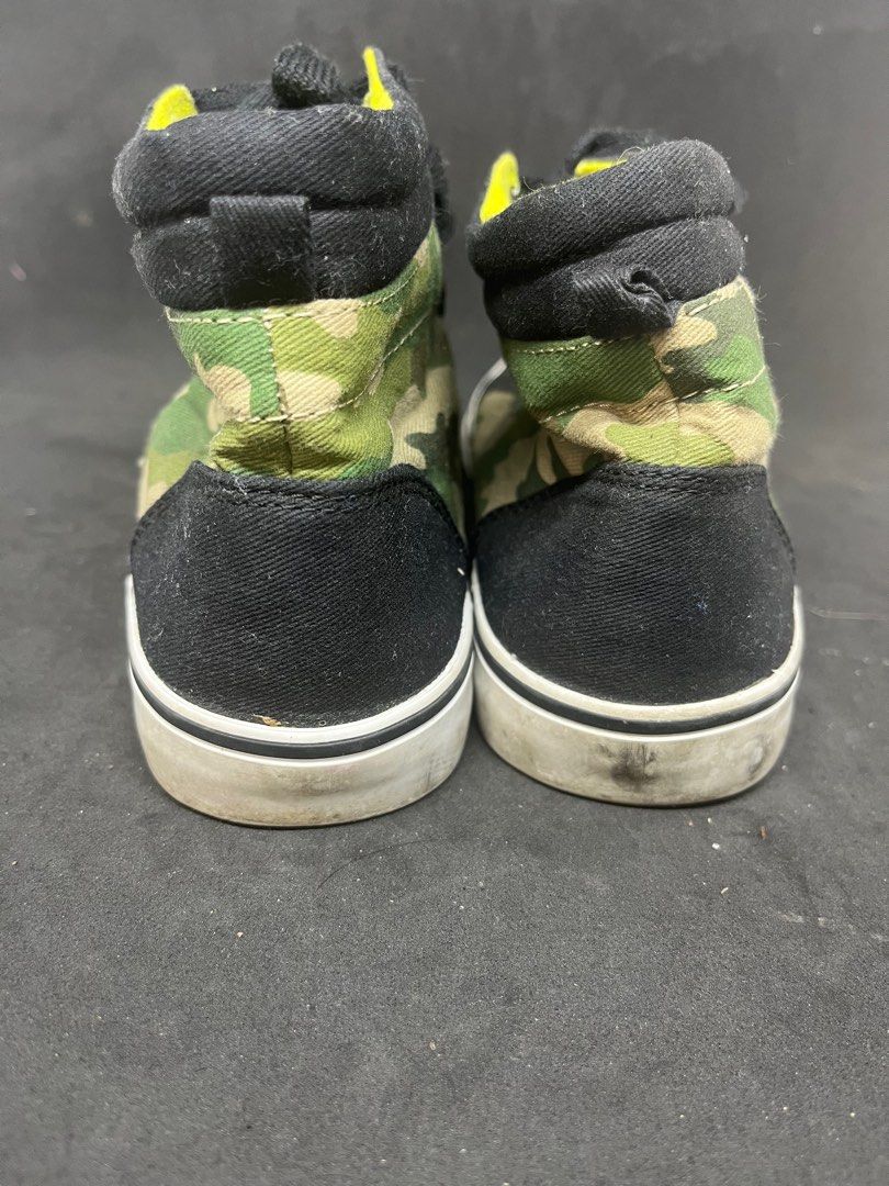 Old Navy shoes for kids (Category: Babies & Kids Fashion) located in Quezon City. Submitted by masbugs (Listing ID 1263853849, Image 2). Description: FS: camo Old Navy hi cut shoes for kids. Size 5 Pick up at Scout area in QC.