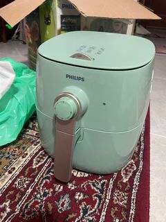 https://media.karousell.com/media/photos/products/2023/11/4/philips_airfryer__desert_green_1699092380_41a2d30c_progressive_thumbnail.jpg