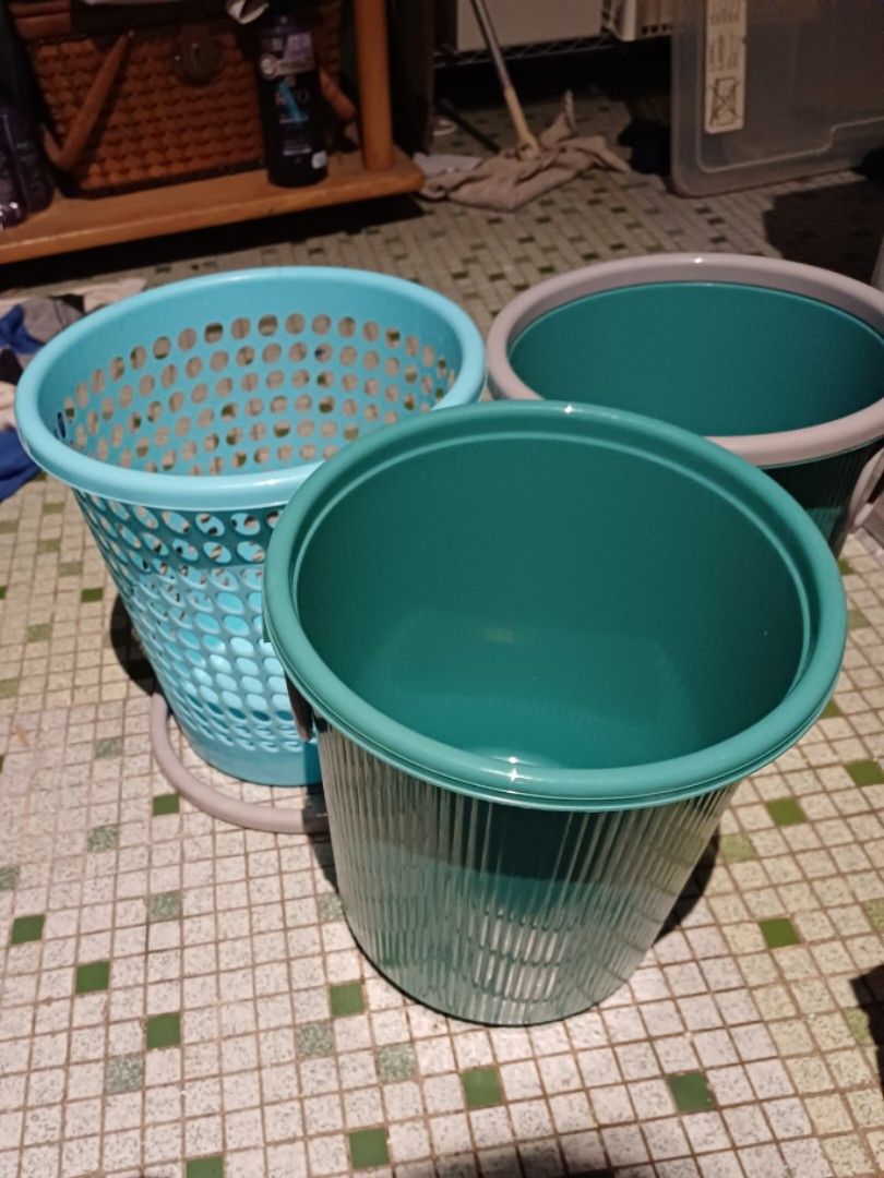 plastic waste bin x 3, 傢俬＆家居, 家居清潔及護理用品, 垃圾袋 Carousell