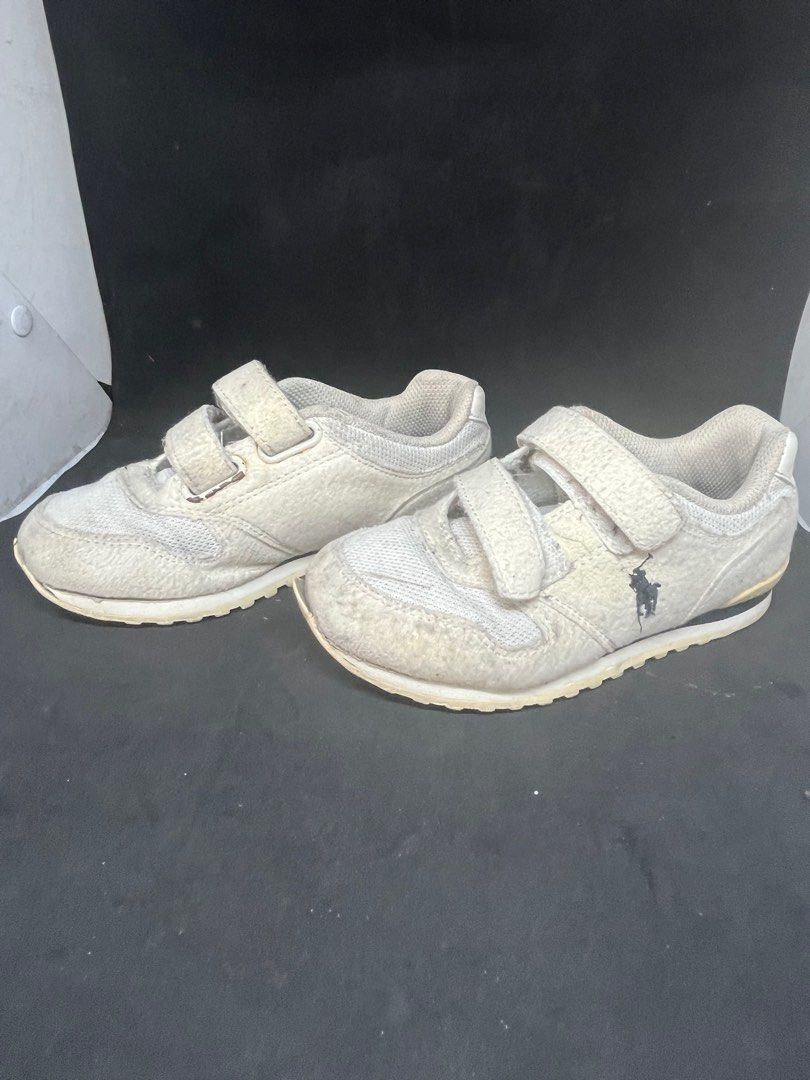 Polo sneakers for kids (Category: Babies & Kids Fashion) located in Quezon City. Submitted by masbugs (Listing ID 1263852483, Image 1). Description: FS: White Polo sneakers for kids. Size 12. Issue on last pic. Pick up at Scout area in QC. .