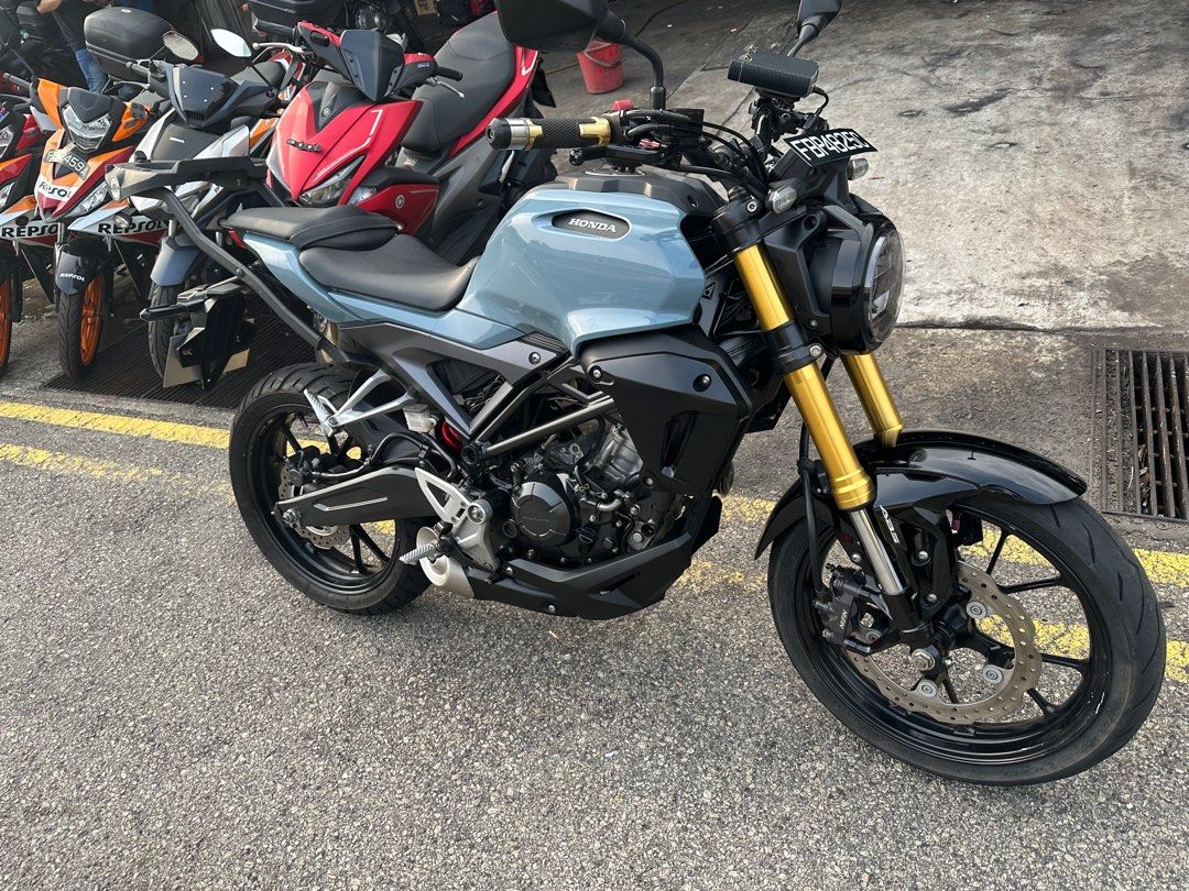 Honda deals cb150r repsol