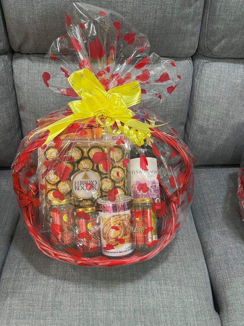 Quality Premium Hampers, Food & Drinks, Gift Baskets & Hampers on Carousell