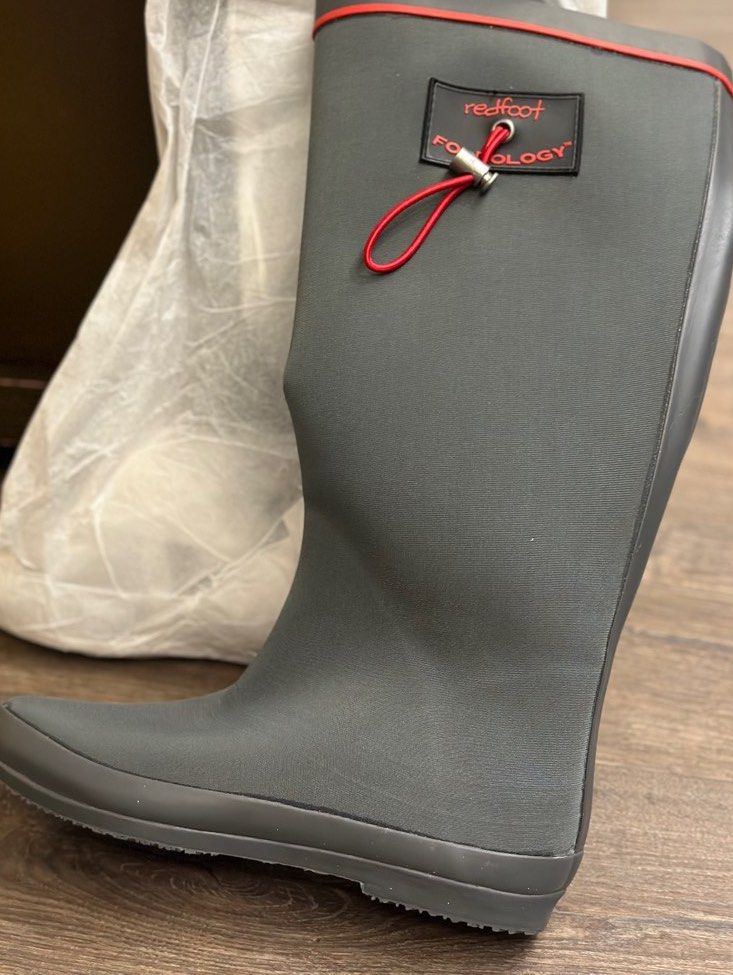 Redfoot Foldable Rain boots Carousell