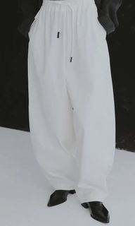 全新Rewhite 休閒抽繩空氣褲 白色 sizeM