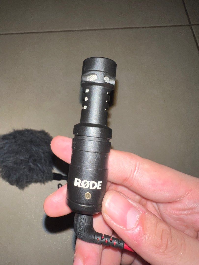 Rode Videomicro compact on camera microphone (Category: Microphones) located in Quezon City. Submitted by isman_tor (Listing ID 1263738650, Image 2). Description: Selling my brother's Rode Videomicro compact on camera microphone - No Issues - Pwede sa phone.