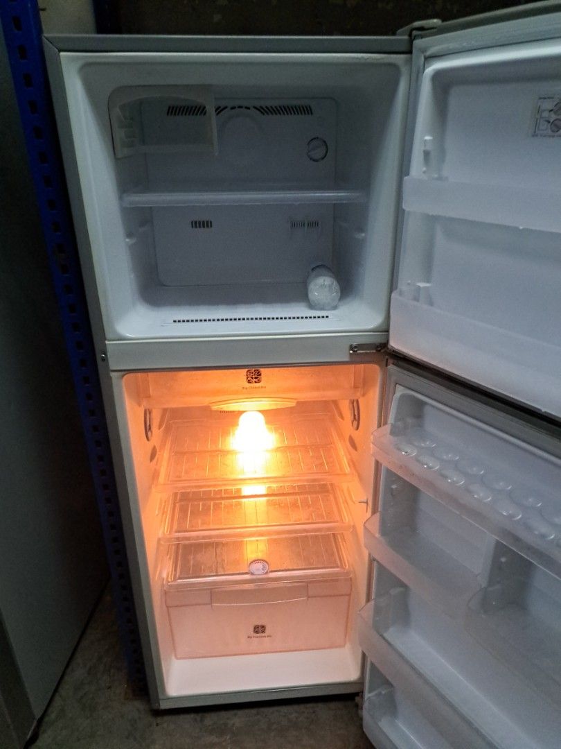 Samsung Refrigerator Fridge 253L net warranty 2months, TV & Home