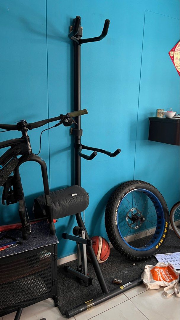 Saris shop bike bunk