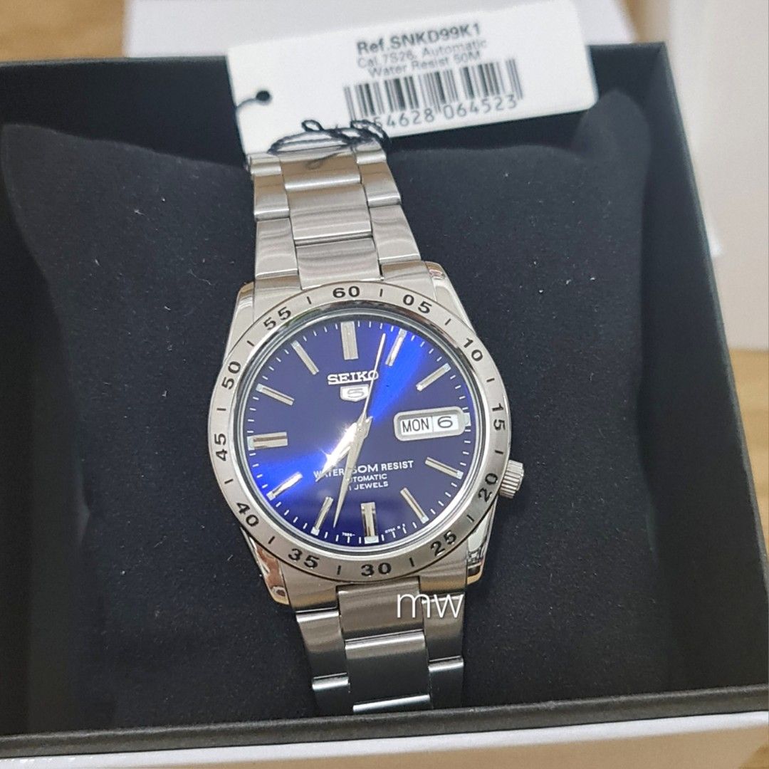 men's analog watch with day and date