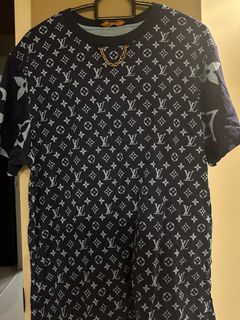Louis vuitton all over print animals xxL 22.5x28.5 as new unisex, Men's  Fashion, Activewear on Carousell
