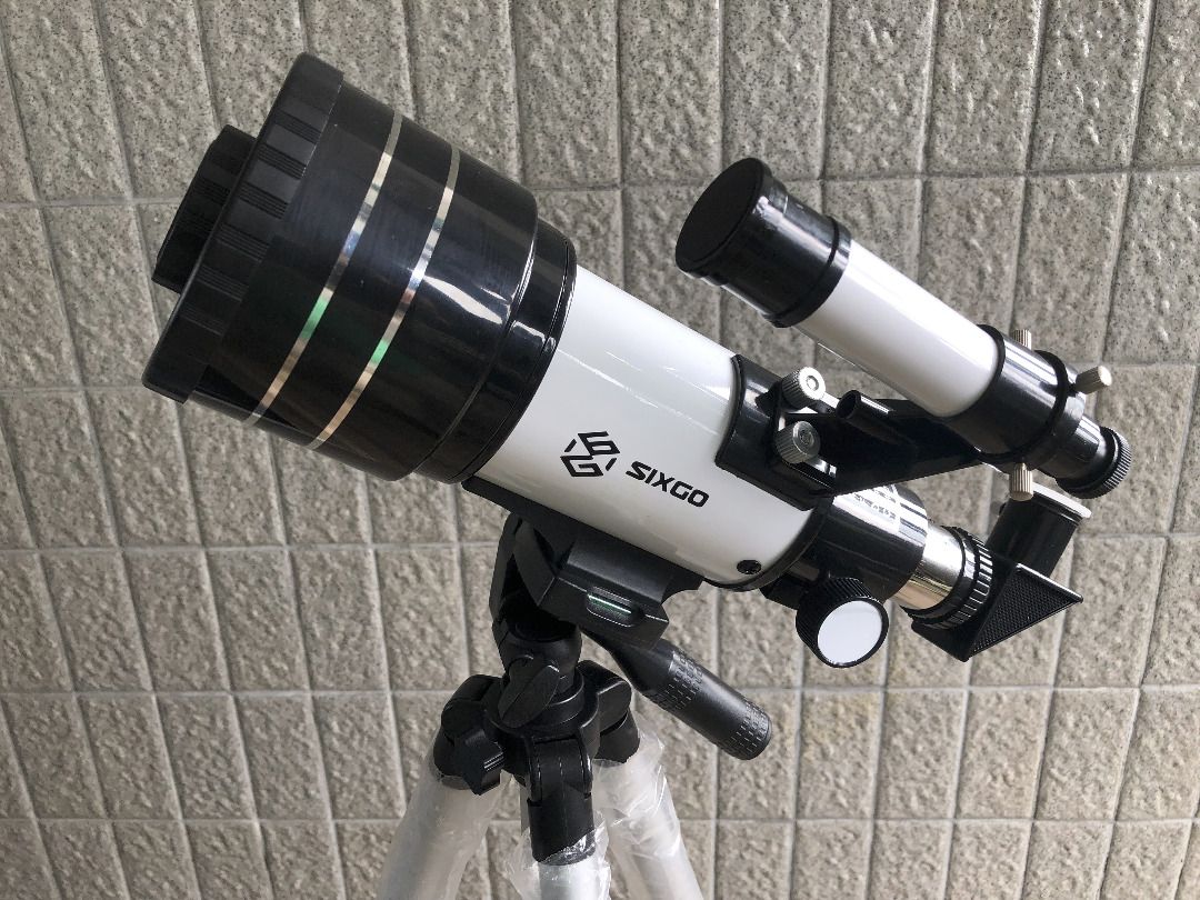 Sixgo F30070M Astronomical Telescope with full size tripod, and phone