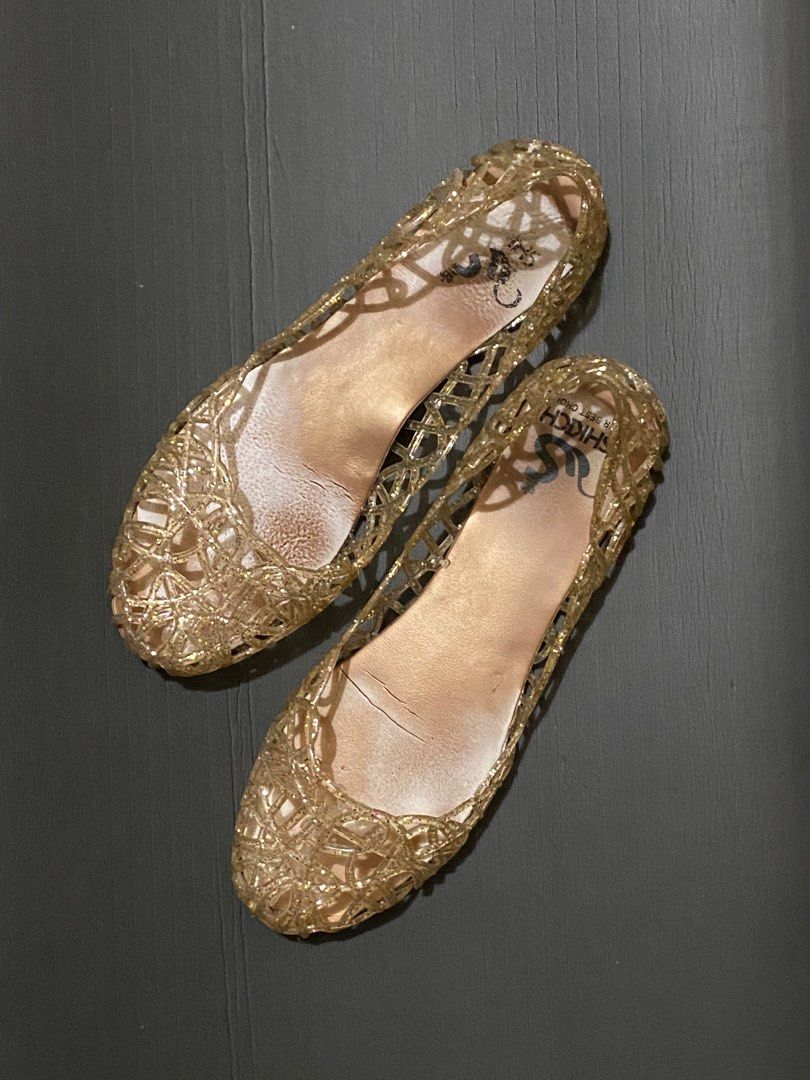 Gold sandals size 4 outlet
