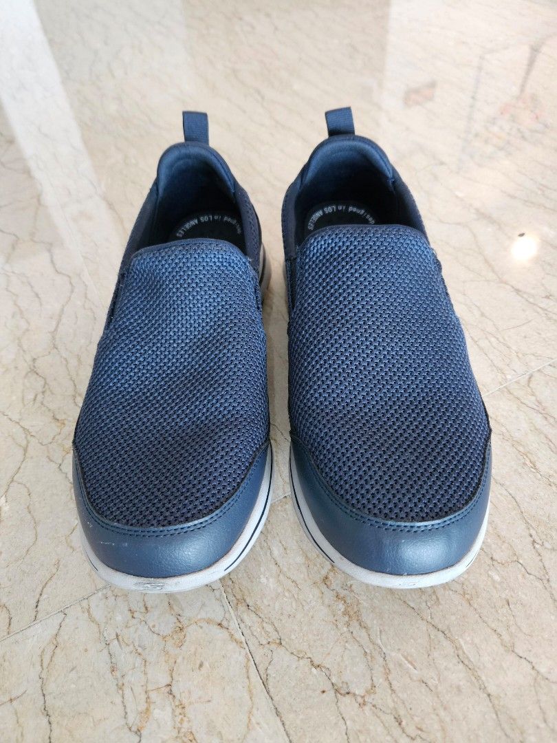 Boys skechers discount size 6