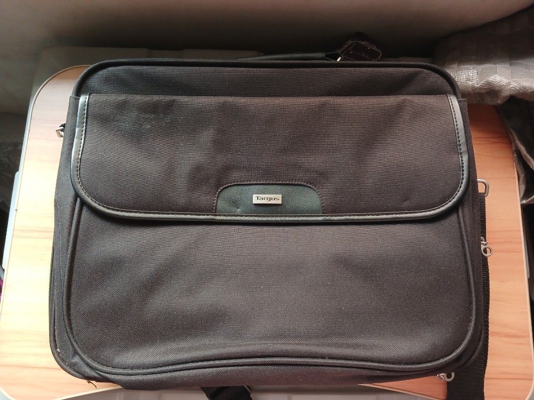 Targus laptop bag (Category: Laptop Bags & Sleeves) located in San Juan City. Submitted by aemondgirlie (Listing ID 1263865625, Image 1). Description: Last price posted, no haggling please. PAYO or 50% dp upon reservation MOP: Gcash MOD: Grab, Lala, LBC or GGX Packing fee of 20 php + lsf.