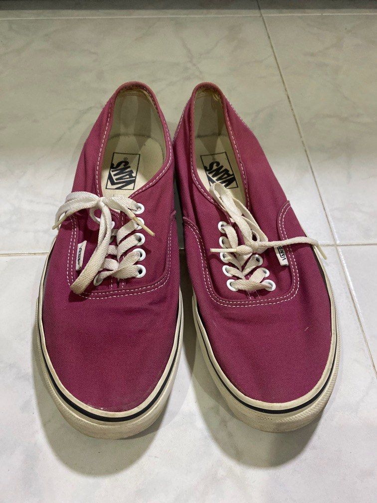 Vans in maroon