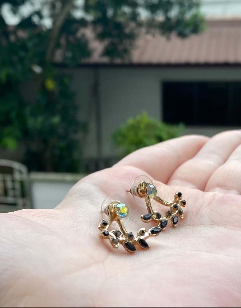 Gold store vine earrings