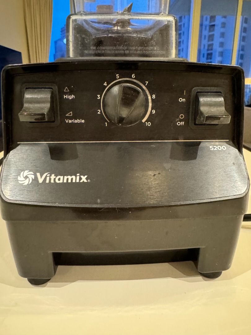 Vitamix 5200 Blender, ProfessionalGrade, Container, SelfCleaning 64