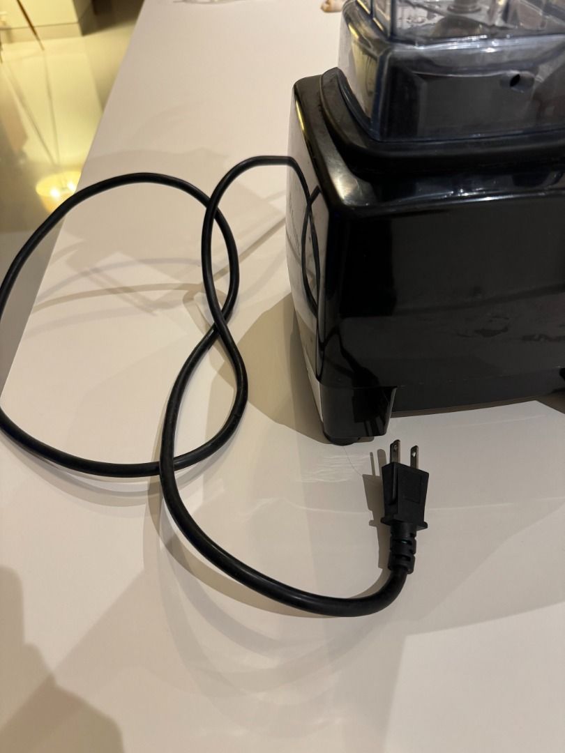 Vitamix 5200 Blender, ProfessionalGrade, Container, SelfCleaning 64